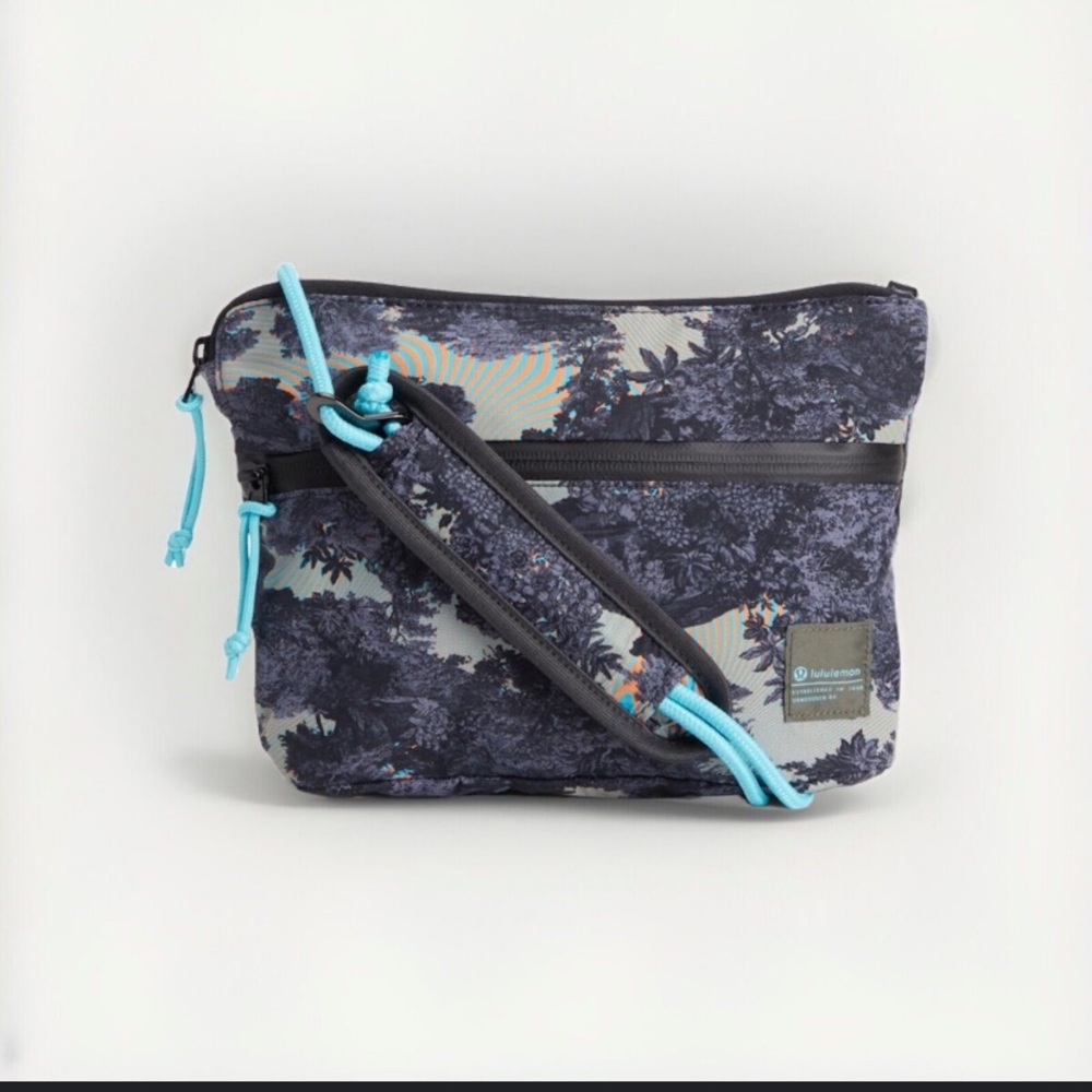 lululemon athletica Blue and Black Women's Bag